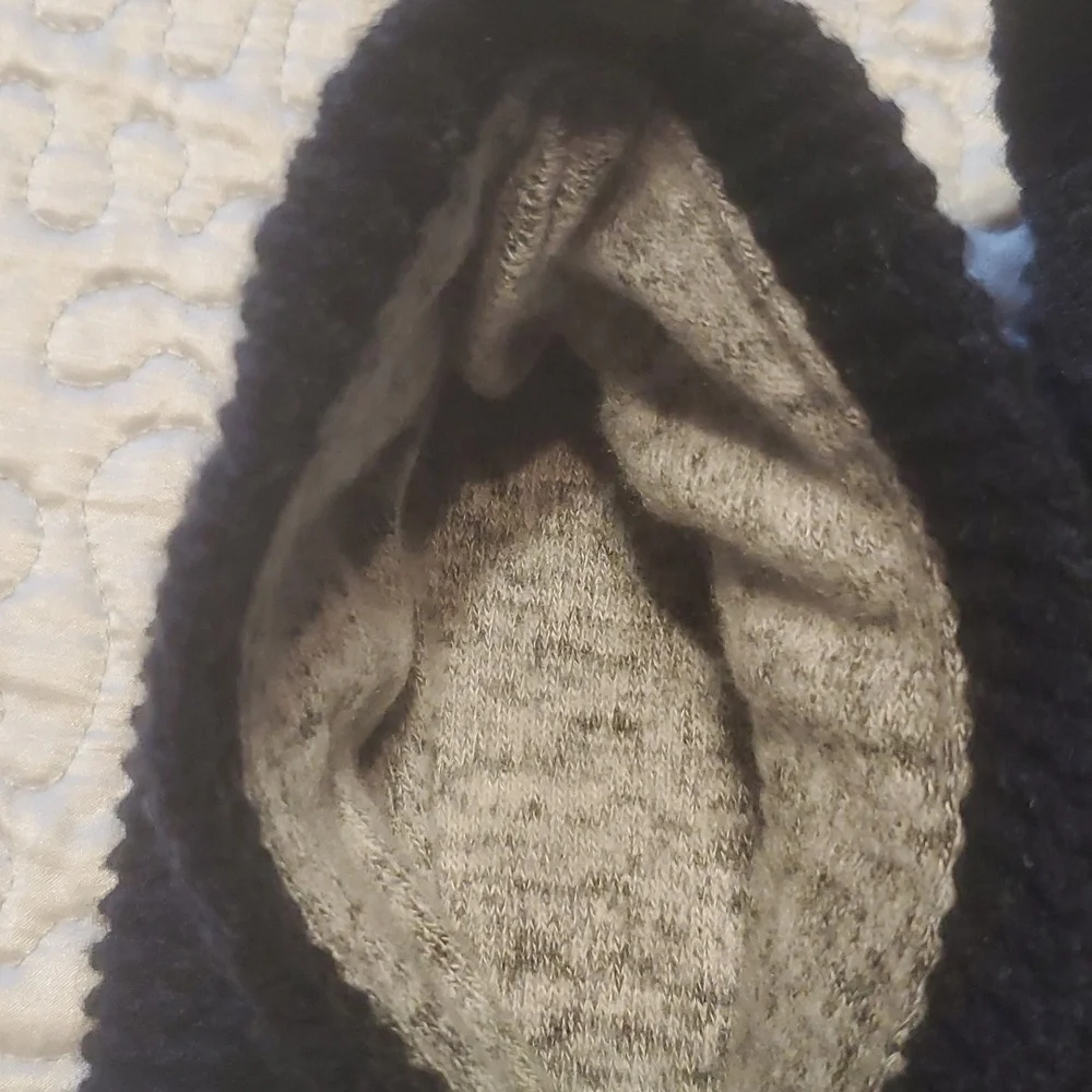 NWOT BOMBAS THE GRIPPER SLIPPER, SIZE: MEDIUM